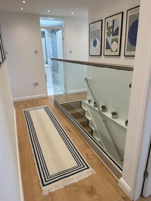 Stylish, Smart & Fun 4 Bed Home London Exterior photo