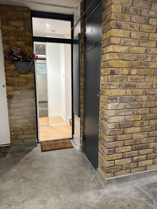 Stylish, Smart & Fun 4 Bed Home London Exterior photo