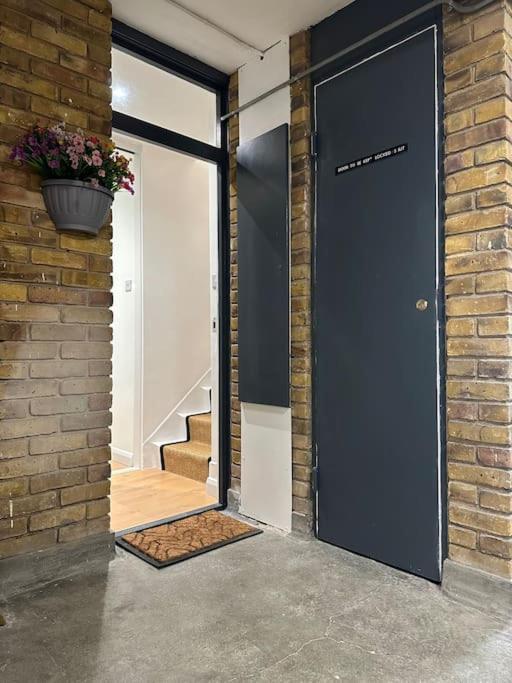 Stylish, Smart & Fun 4 Bed Home London Exterior photo